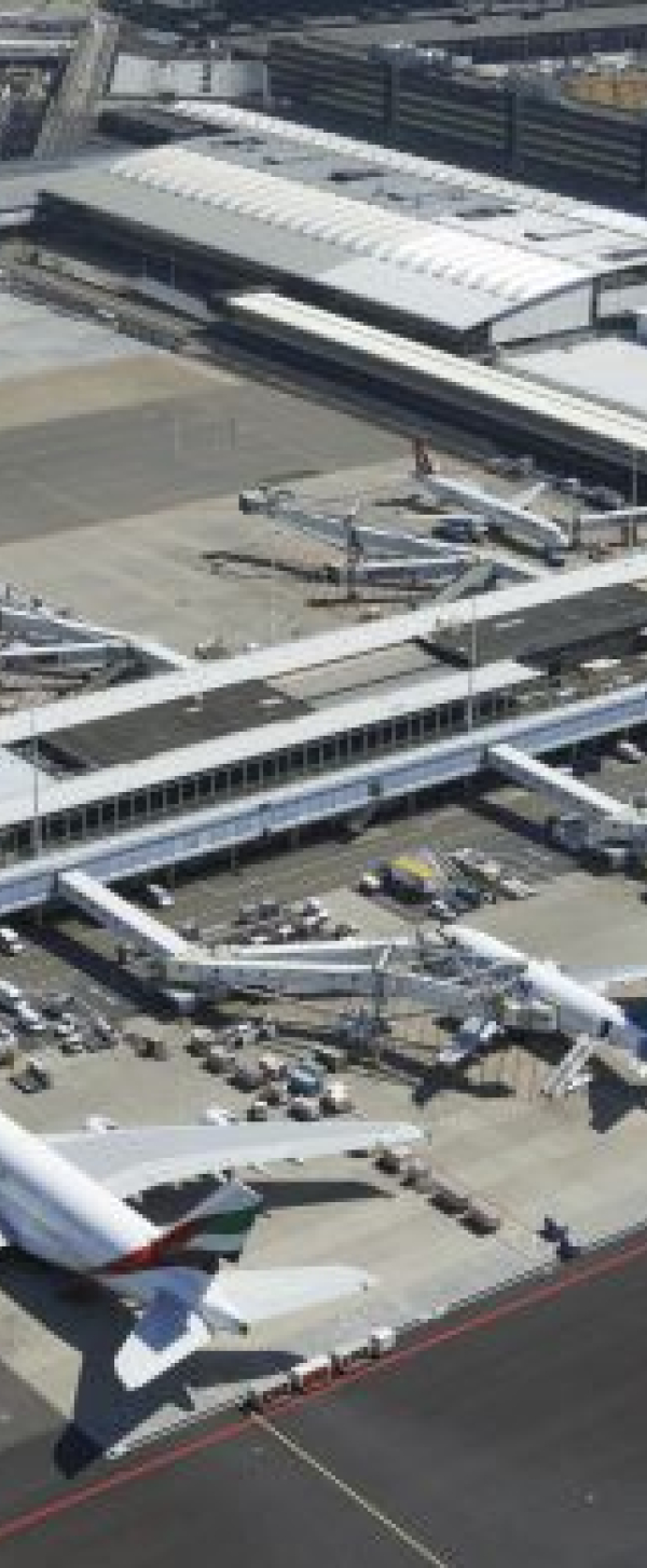 Schiphol overzichtsfoto.jpg