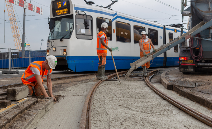 20180608 GVB Amsterdam CS plein Oost 30% granulaat 006-007.jpg