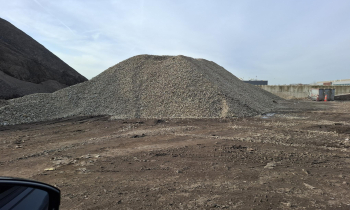 In depot gebracht spoorballast.jpg