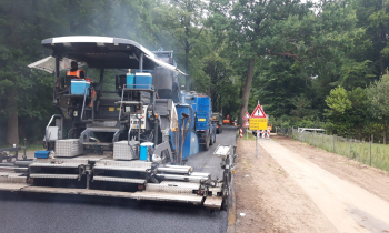2a. Aanbrengen asfalt N304.JPG