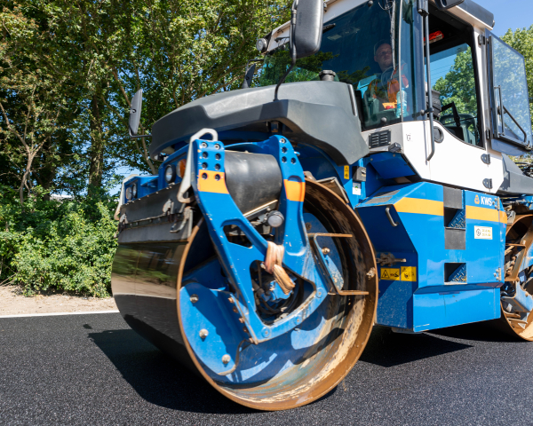 20200527 Asfalteren Biltlaan Karwijk ZSA 012-020.jpg