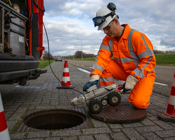 Rioolinspecteur M.J. Oomen Moerdijk (verkleind).jpg