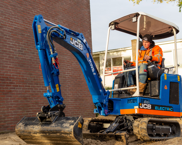 20191114 Electrische minikraan Amsterdam 001-001.jpg